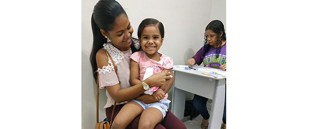 Dia D contra pólio e sarampo aplica 2.800 doses, mas equipe alerta responsáveis para levarem crianças que ainda não foram vacinadas