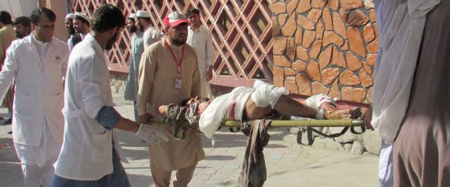 Vai a 68 o número de mortos em ataque suicida no Afeganistão