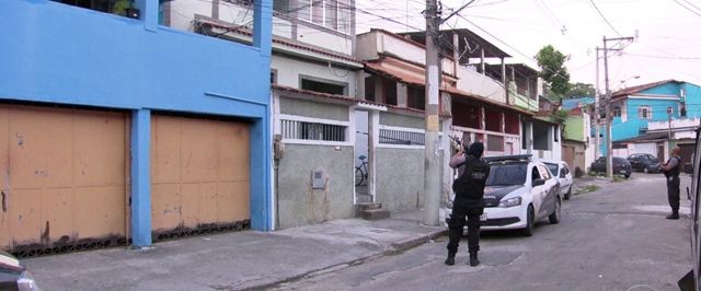 Polícia prende 27 integrantes da maior quadrilha de milicianos do Rio