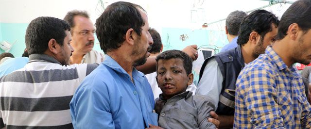 Bombardeio contra ônibus com crianças deixa mortos e feridos 