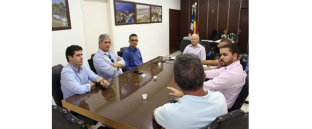 Reunião entre prefeito e reitor da Univasf aborda diretrizes da UPA