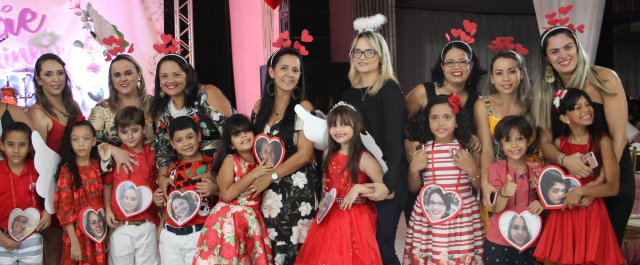 Colégio Montessori homenageia às mães da Educação Infantil e Fundamental I com duas lindas festas