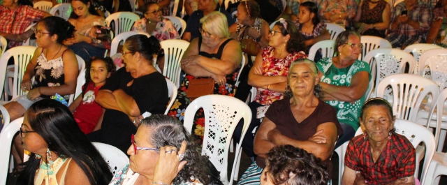 Grupos da rede socioassistencial da Prefeitura participam de festa junina na Praça do Coreto