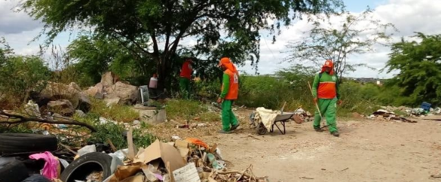 Prefeitura continua cronograma de limpeza em bairros e povoados de Paulo Afonso