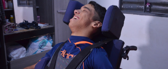 Estudante com paralisia cerebral faz Enem por sonho da faculdade