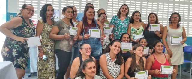 Mulheres do povoado Campos Novos recebem certificado de conclusão do Programa Inclusão Produtiva