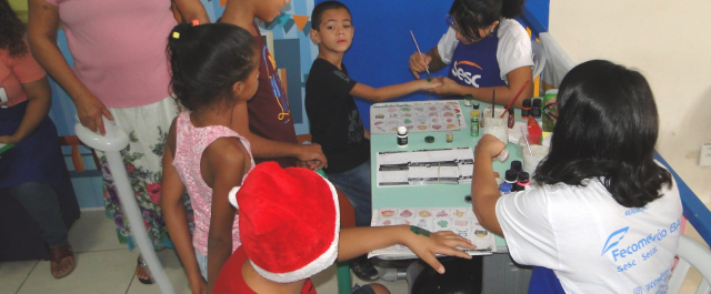 Crianças assistidas pelo Núcleo Desenvolver e familiares ganham festa de Natal