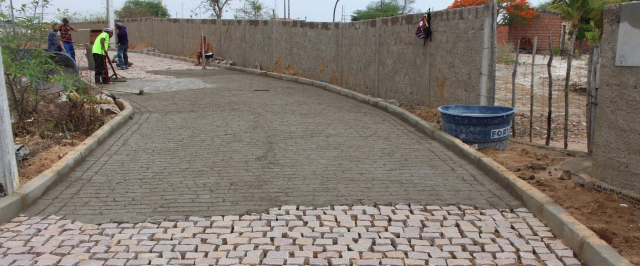 Barroca, Pedra Comprida e Riacho da Morena são contemplados com pavimentações em asfalto e paralelo