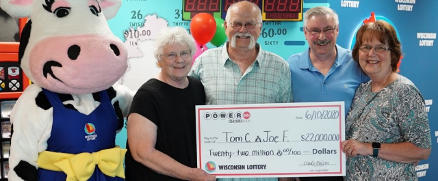 Amigos dividem prêmio de loteria após pacto feito em 1992