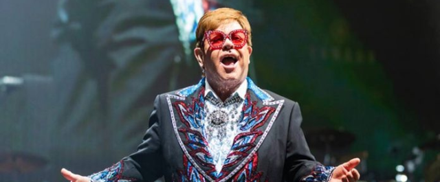 Elton John comemora 30 anos sem drogas: gratidão