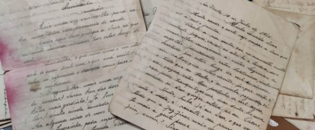 Mais de 30 cartas de amor dos anos 40 são achadas por família dentro de casa que será demolida: "Instigante"