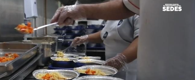 Devido ao aumento de casos de covid, Restaurante Popular e Cozinha Comunitária voltam a fornecer refeições em quentinhas