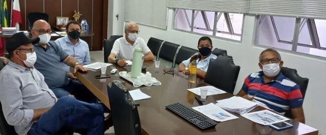 Em reunião com Coelba, prefeito cobra melhoria dos serviços no município 