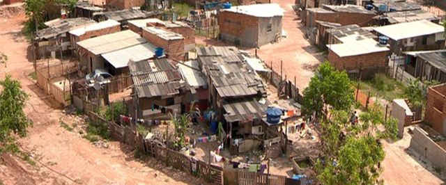 Crise levou 7,3 milhões de brasileiros à pobreza entre 2014 e 2017, diz Banco Mundial.