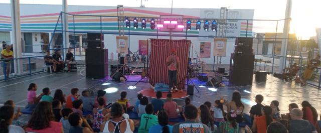 Espetáculos de teatro, dança, circo e música fez parte da programação da Mostra Sesc de Artes, que aconteceu na praça CEU