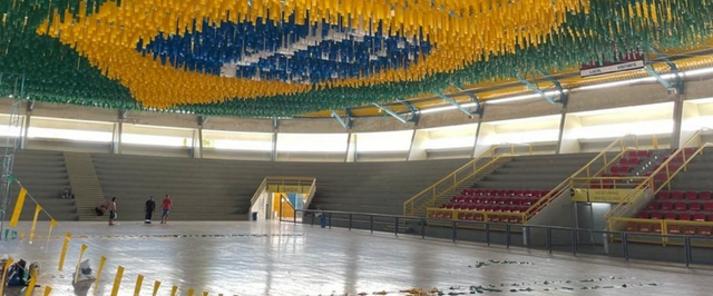 Ginásio de Esportes entra em clima de festa com a montagem da Arena da Copa