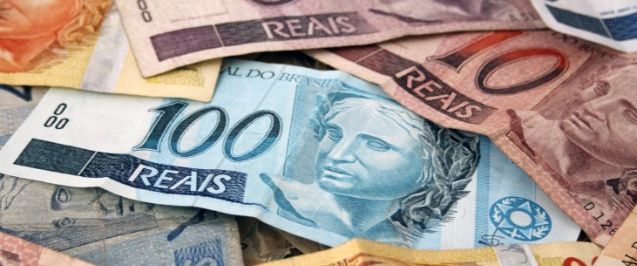 Bolsonaro sanciona auxílio emergencial de R$ 600 para trabalhadores informais
