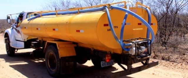 Secretaria de Agricultura credencia veículos para abastecimento de água