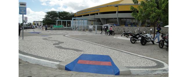 Rampas de acesso facilitam mobilidade em locais públicos de Paulo Afonso
