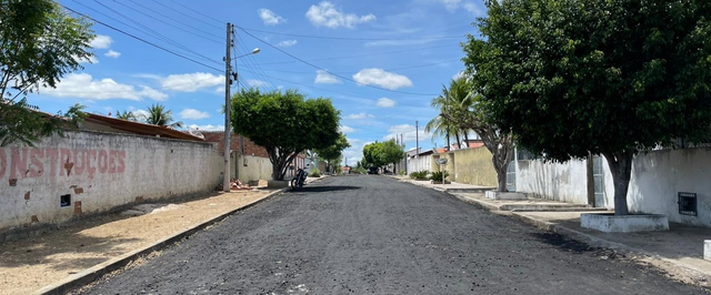 Asfalto contempla diversas ruas no Bairro Rodoviário
