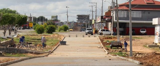 Obras de pavimentação seguem contemplando os moradores do Bairro Tancredo Neves
