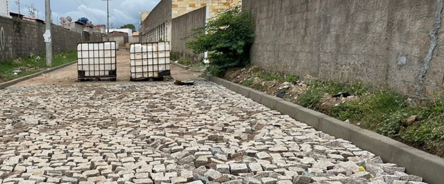 Obras de pavimentação em paralelo seguem avançado na Vila Moxotó