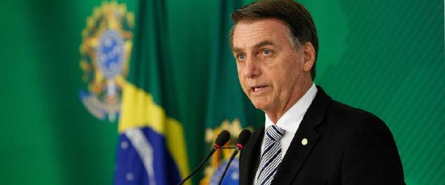 Jair Bolsonaro recebe do TSE diploma com o resultado que o elegeu presidente da República