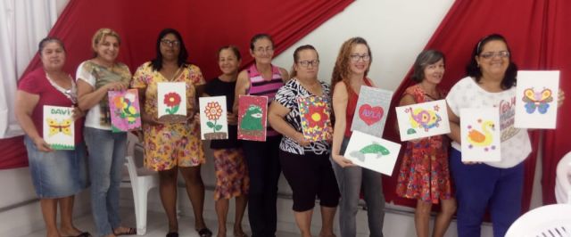 O Centro de Referência da Mulher realizou oficinas de geração de renda com as mulheres que fazem parte do Grupo de Mulheres “Saber Viver"