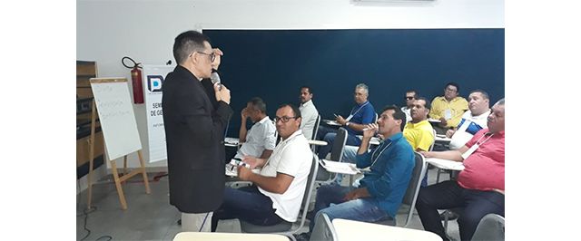Professor Marcos Dantas realizou Palestra de Educação Financeira, com a metodologia DSOP, para Vereadores(a)