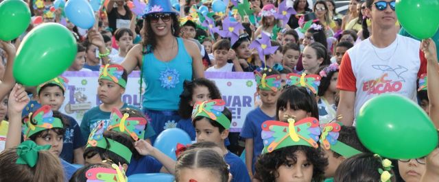 Desfile Culmina Projeto Primavera do Colégio Montessori