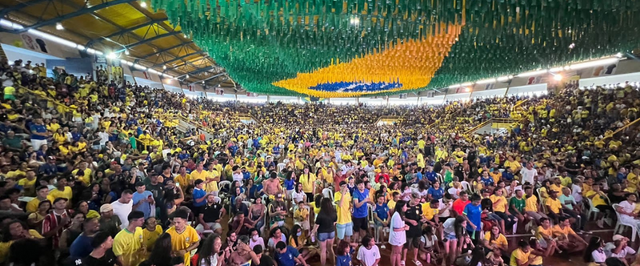 Arena da Copa estreia com grande público e super vibração