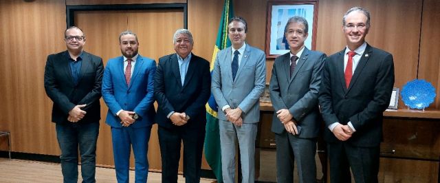 Em viagem a Brasília, Marcondes busca solução para transferência do HNAS para Univasf e Ebserh