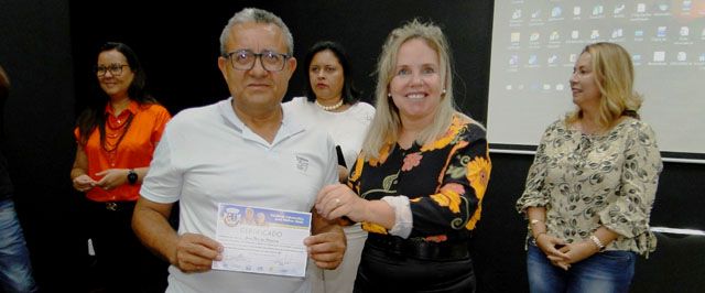 Moradores do Bairro Tancredo Neves e adjacências concluem curso gratuito de informática básica