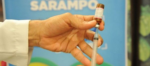 Vacinação contra o sarampo começa nesta segunda
